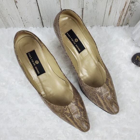 Saks Fifth Avenue Tan Heels with Elegant Perforated Design - Picture 10 of 10